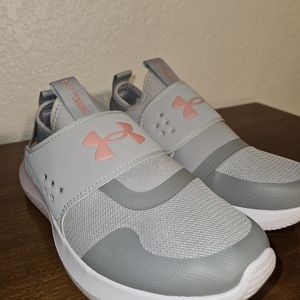 Under Armour Women's Surge 3 Slip on Running Shoe